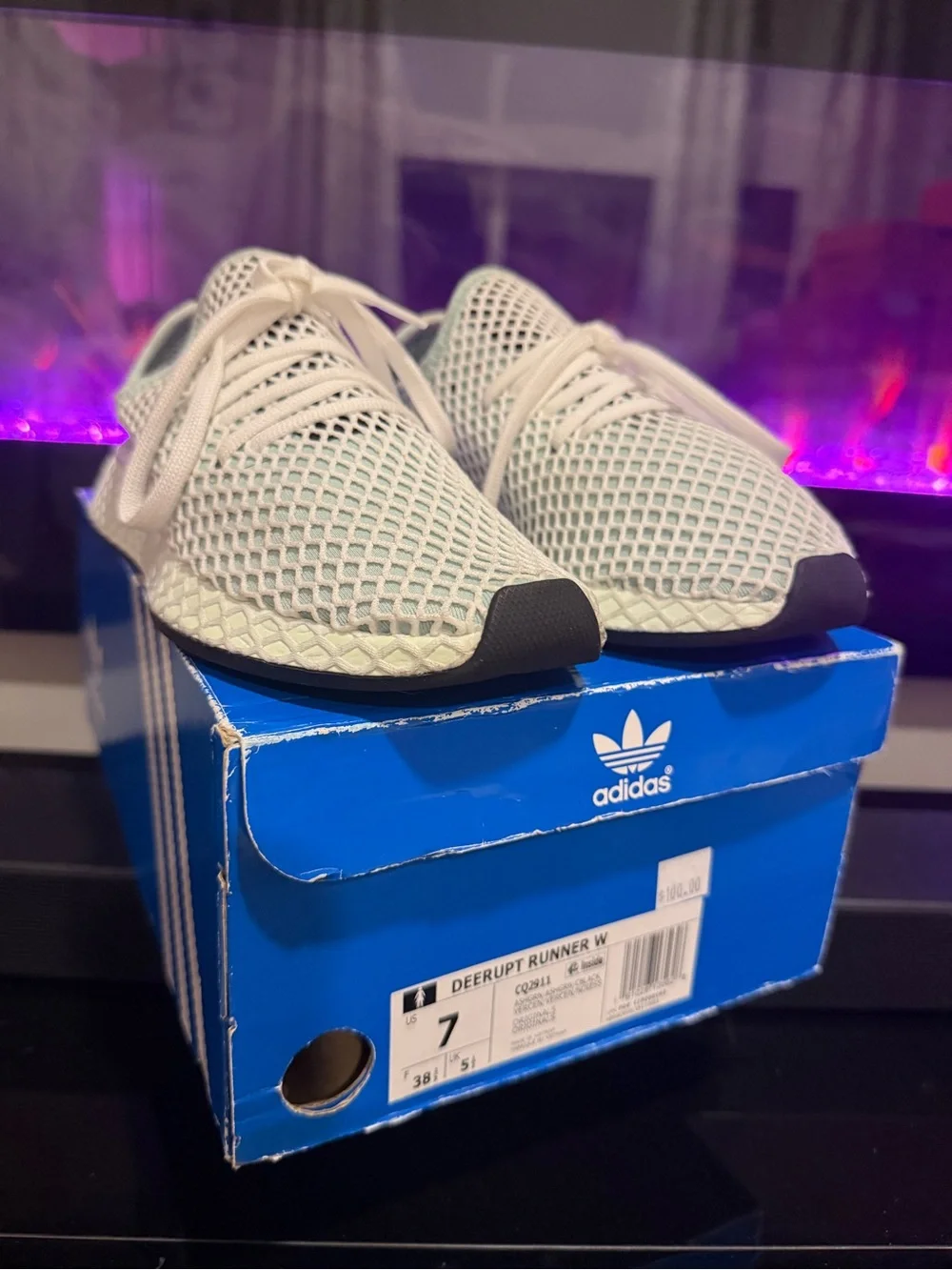 adidas Deerupt Runner W Sneakers in Off-White